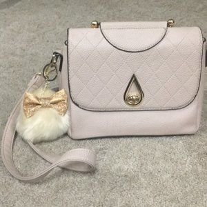 Woman's Pink cross body bag